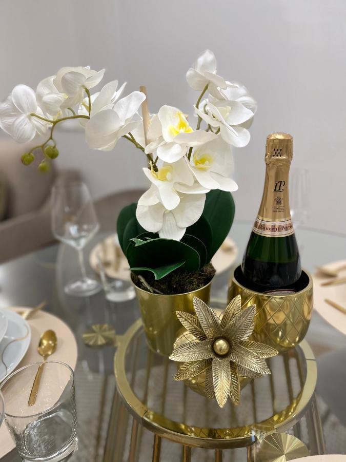 Bellagio Luxury Suites Apartments מראה חיצוני תמונה
