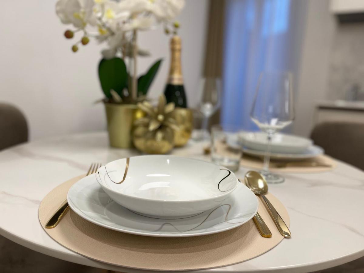 Bellagio Luxury Suites Apartments מראה חיצוני תמונה