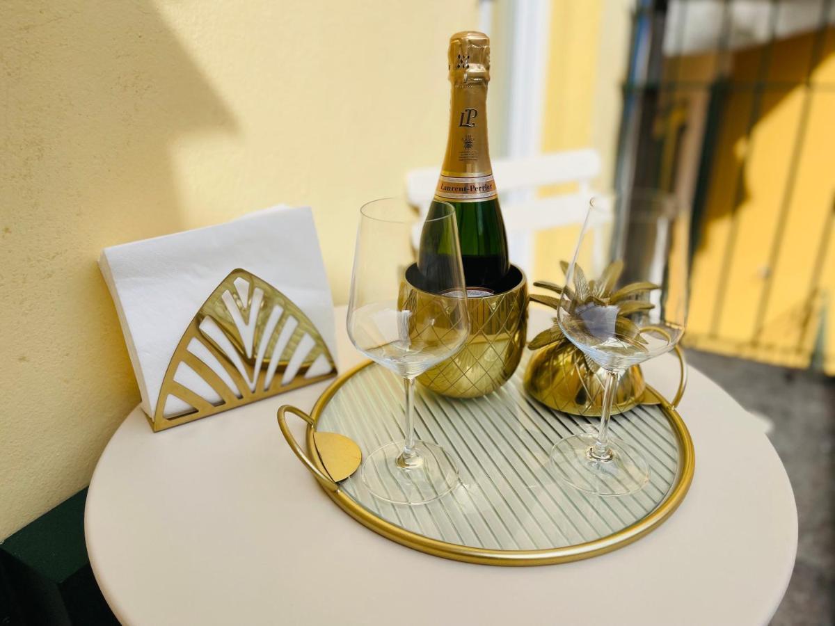 Bellagio Luxury Suites Apartments מראה חיצוני תמונה